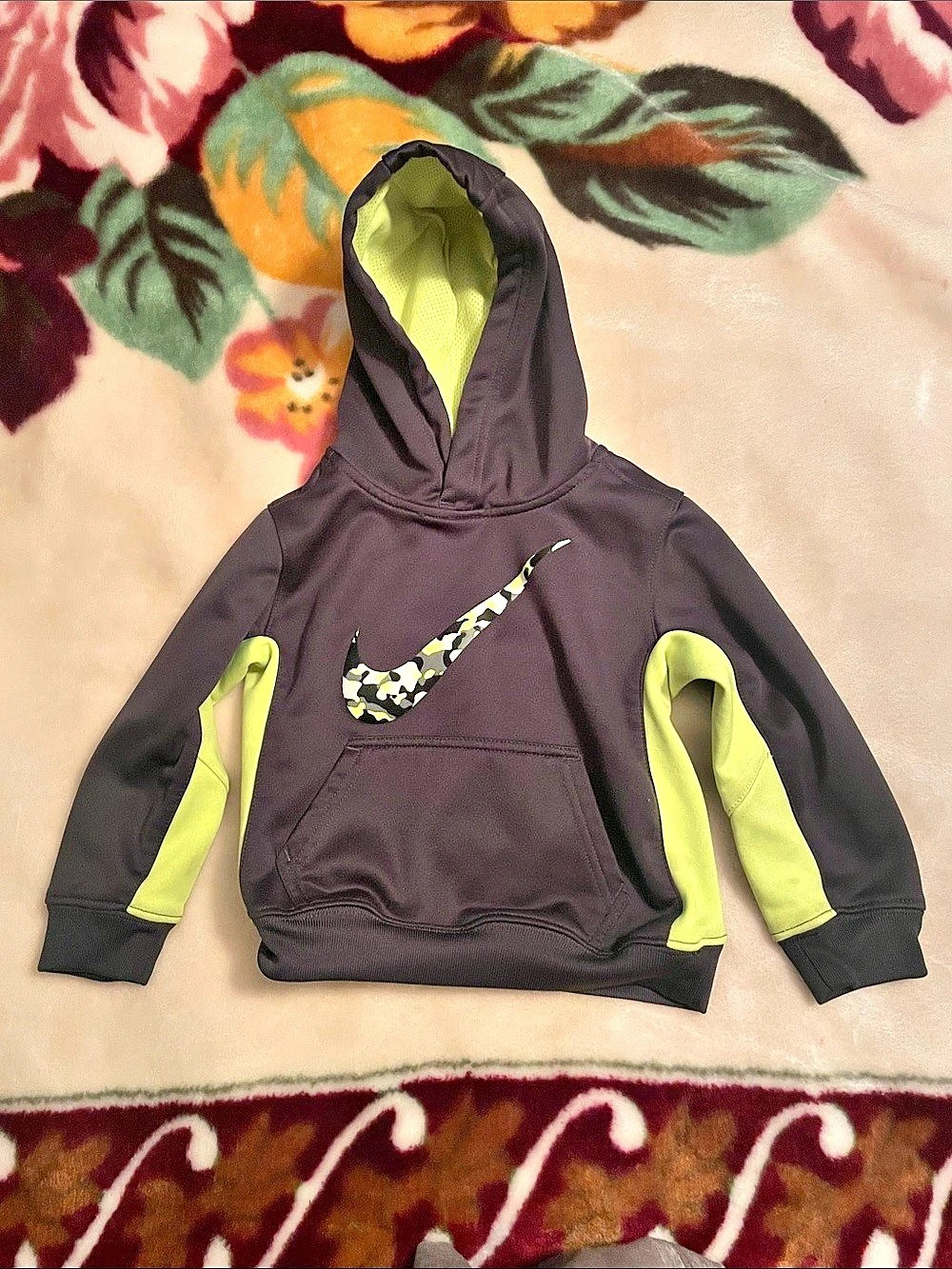 Nike Therma-FIT Camo Swoosh Hoodie Size 2T